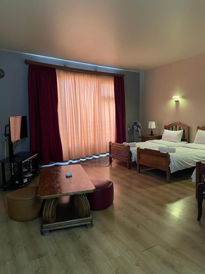 Hotel ERA Tbilisi Buitenkant foto