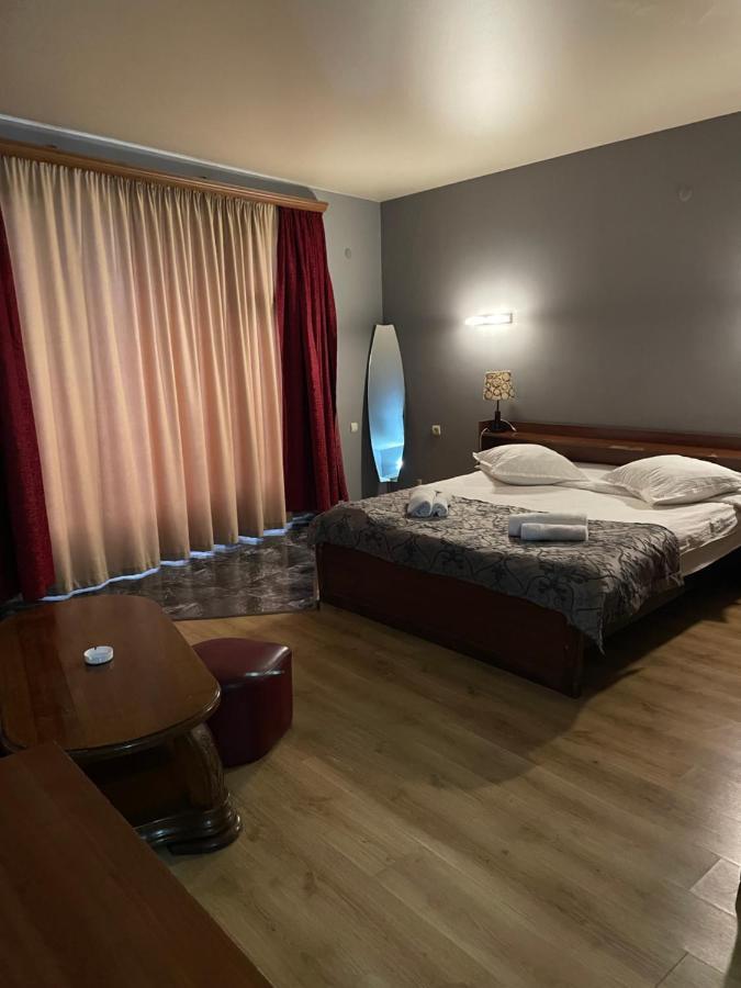 Hotel ERA Tbilisi Buitenkant foto
