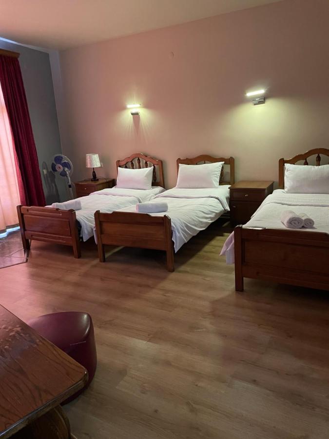 Hotel ERA Tbilisi Buitenkant foto