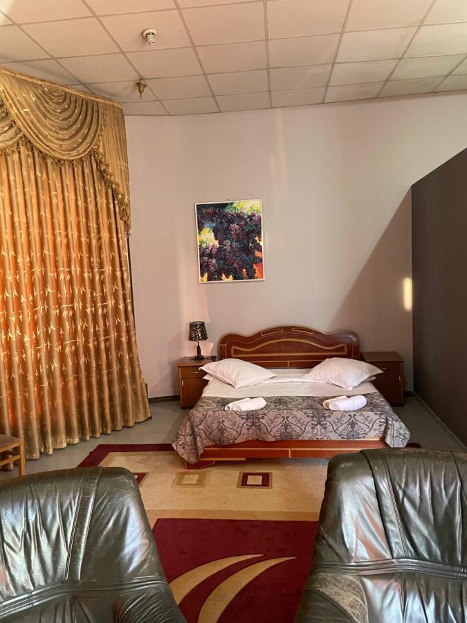 Hotel ERA Tbilisi Buitenkant foto